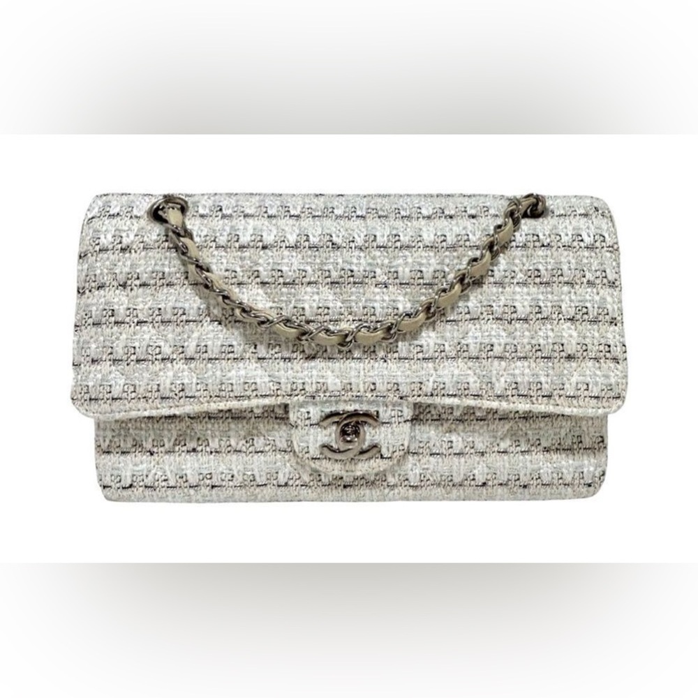 CHANEL Tweed Shoulder Bag in Cream and Silver Hardware